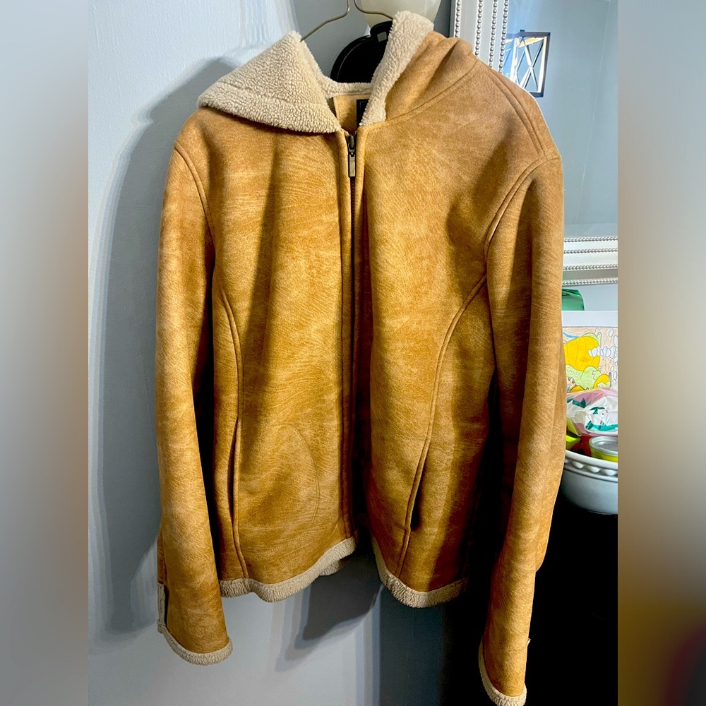 Beige/tan coat SZ.L $12